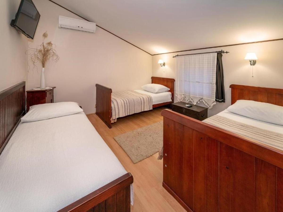 Apartments Villa Roza Drazice Zimmer foto